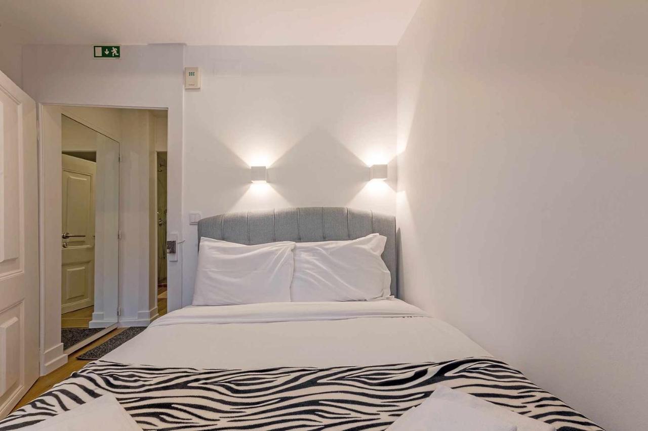 Bairro Alto Palace Special For Groups Up To 24 Guests Leilighet Lisboa Eksteriør bilde